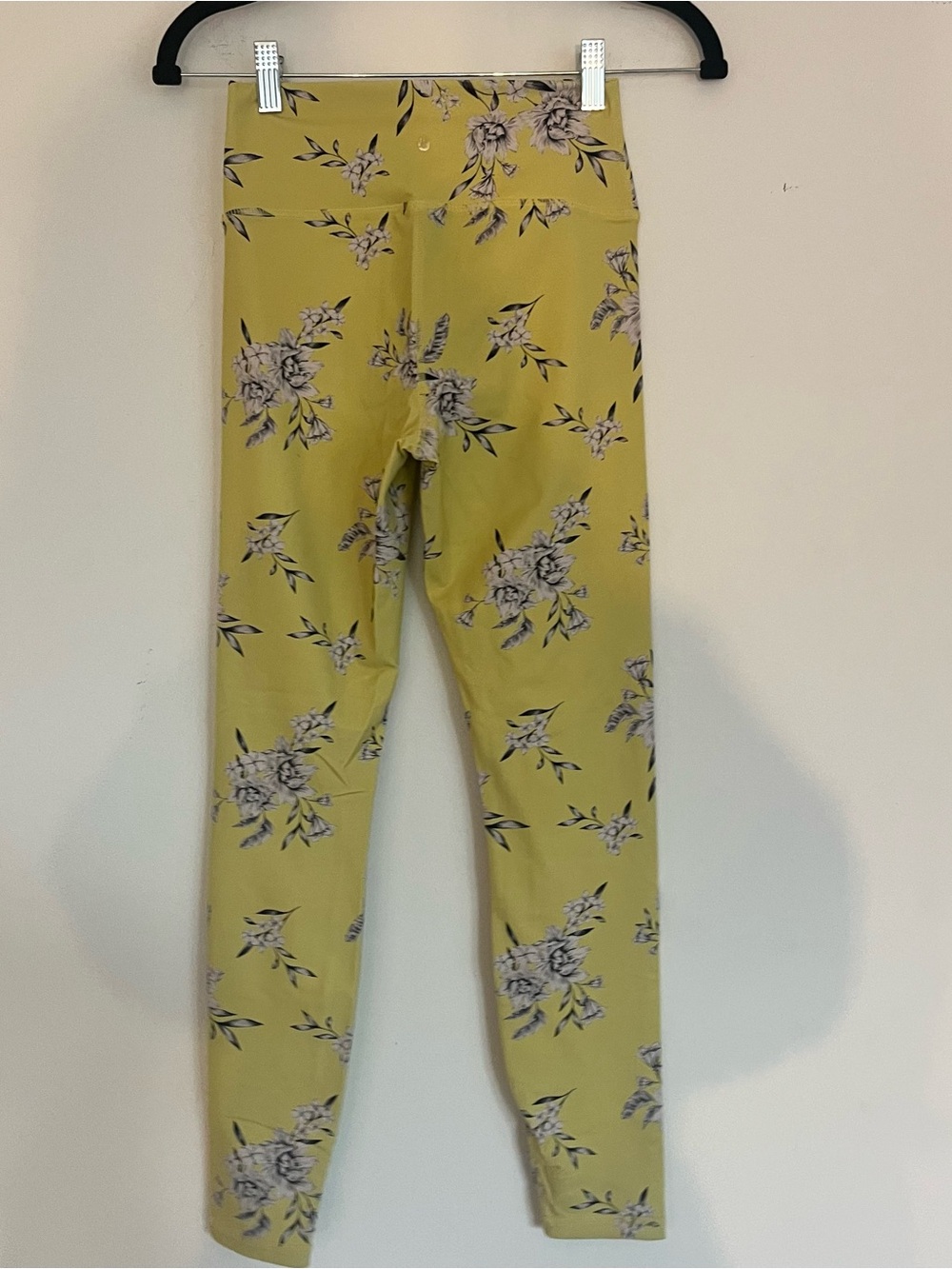 Worthington Yellow Floral Leggings